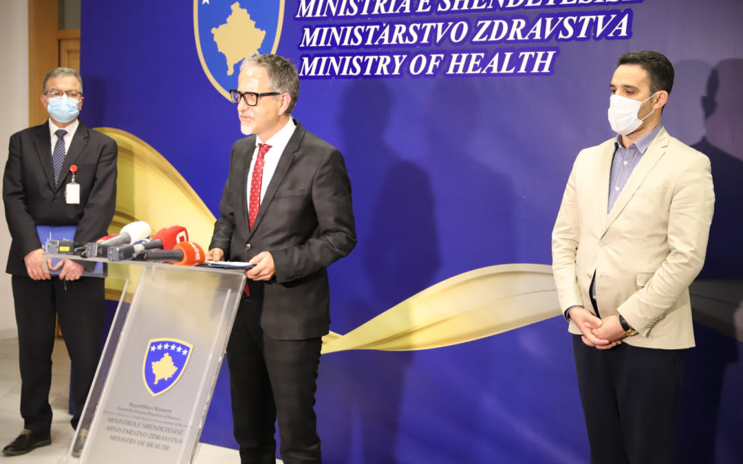 Ministri Vitia: Lajmet e pavërteta rrezikojnë sigurimin e vaksinave kundër COVID-19