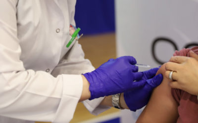 MSh: Thirrje qytetarëve të vazhdojnë të vaksinohen me dozën përforcuese kundër COVID-19