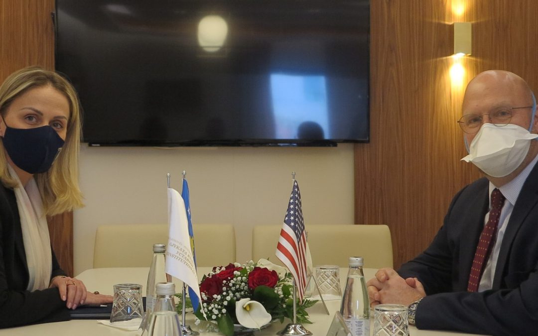 Nimani- Hovenier: Marrëdhëniet e mira mes Kosovës dhe Shteteve të Bashkuara të forcohen edhe më tej