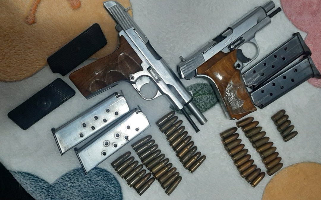 Policia arreston një person për dhunë në familje, sekuestron armë zjarri dhe municion