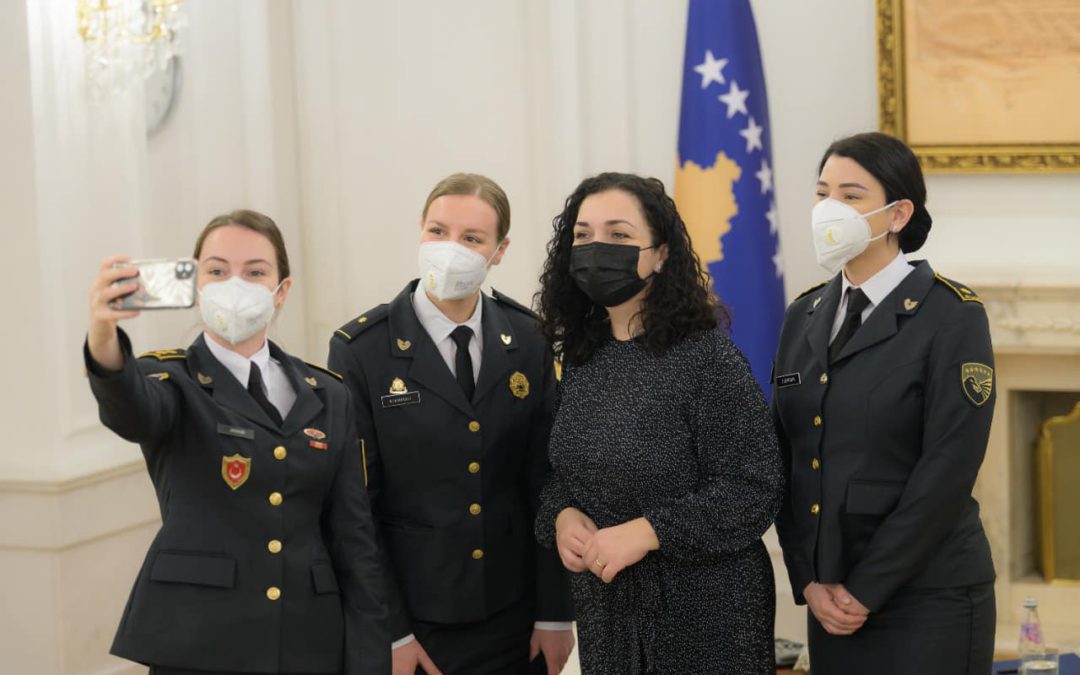 Presidentja Osmani: Sa më shumë suksese të vajzave të FSK-së, aq më mirë për imazhin e shtetit të Kosovës