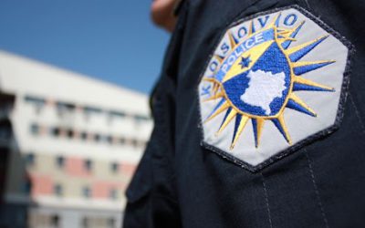 Policia: Identifikohen fëmijët që dëmtuan derën e një kishe në Prizren