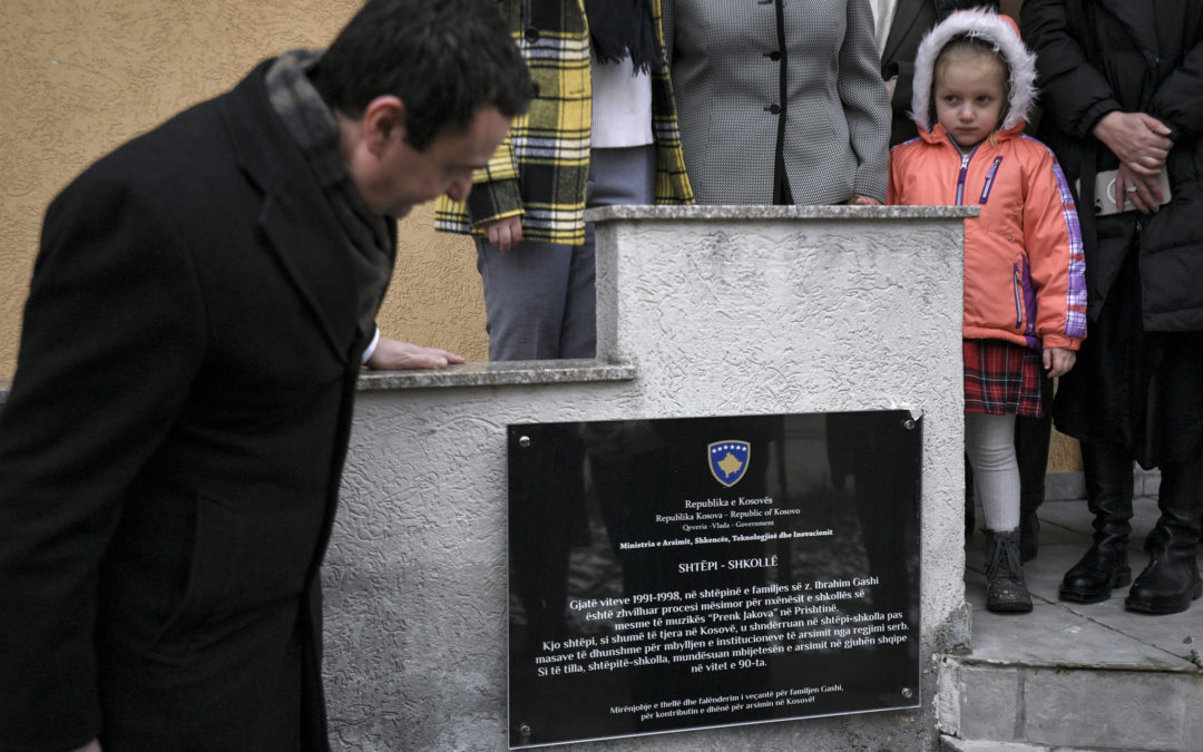 Zbulohet pllaka  “Shtëpi-Shkollë”, në shtëpinë e familjes së Ibrahim Gashit