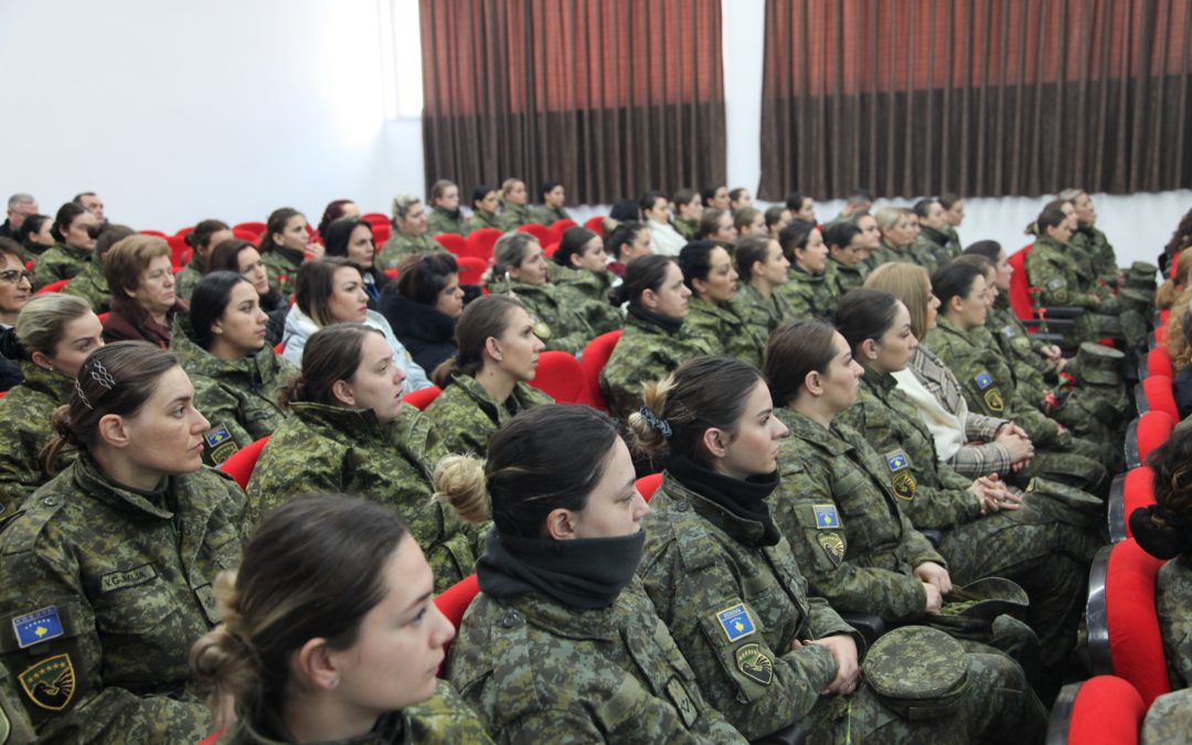 Mehaj vlerëson lartë kontributin e grave dhe vajzave zyrtare e ushtarake në Ministrinë e Mbrojtjes dhe FSK-së