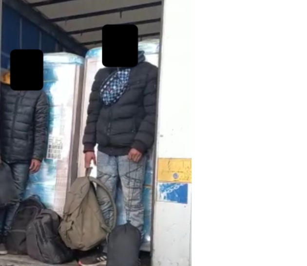 Dogana: Gjenden tre refugjatë ilegal në një kamion të mallrave   
