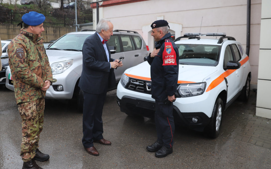 MSh pranon një automjet mjekësor, donacion nga forcat italiane