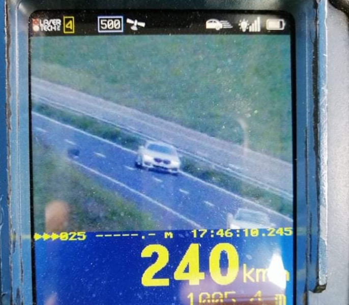 Policia gjobit shoferin i cili drejtoi automjetin në 240 km/h