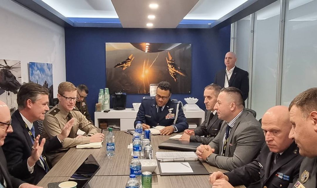 Mehaj dhe Bush diskutojnë rreth përshpejtimit të procedurave për blerje të armatimeve për FSK-në