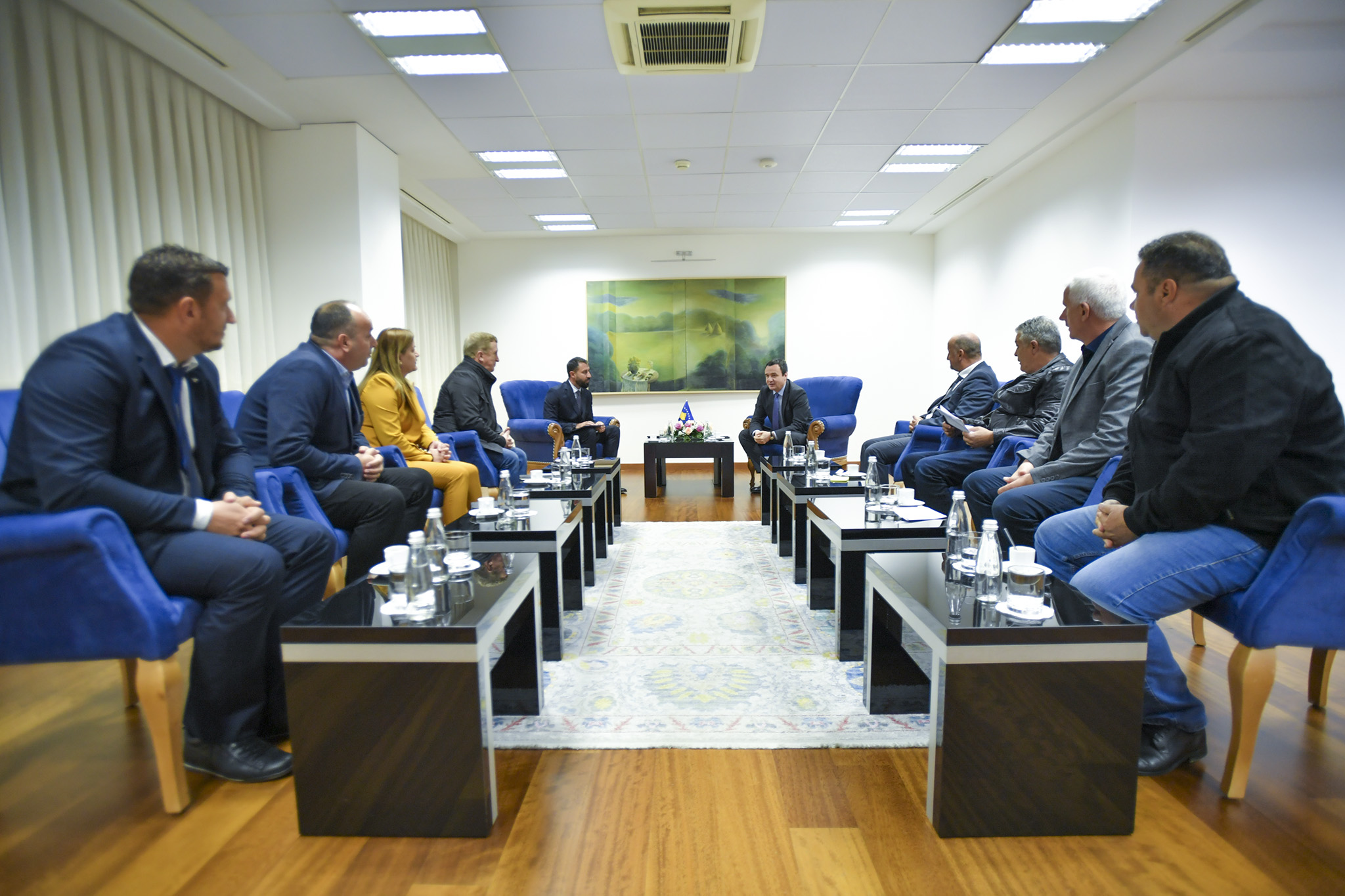 Albin Kurti në takim përfaqësues të institucioneve lokale nga Mitrovica e Veriut, Zveçani dhe Zubin Potoku