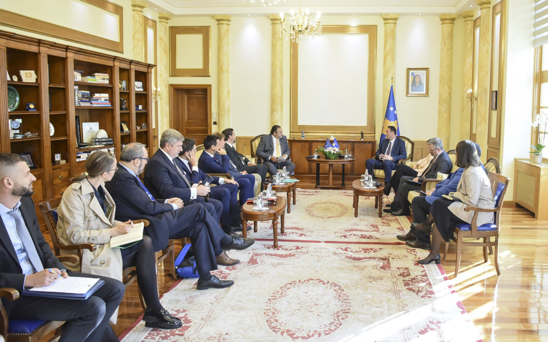 Konjufca pret në takim eurodeputetët e Komisionit Parlamentar për Stabilizim-Asociim BE-Kosovë