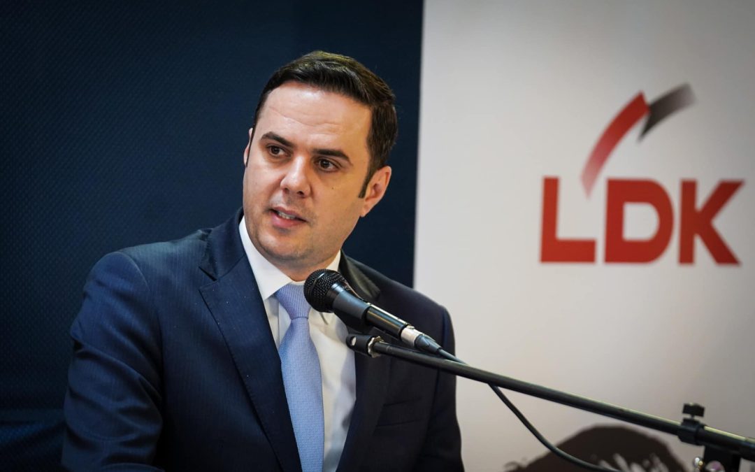 Abdixhiku: Ta lësh Kosovën pa aleatë është tradhti, kërkesa për ecje me ShBA është akt patriotik
