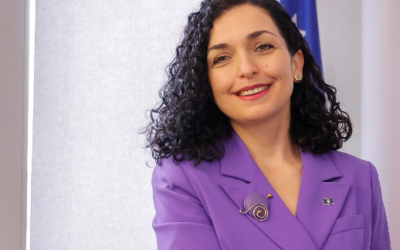 Presidentja Osmani në Samitin e Dytë për Demokraci në seancë plenare me Macron, Sunak dhe Scholz