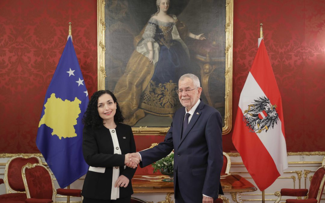 Presidentja Osmani në takim pune me presidentin e Austrisë, Van der Bellen, diskutojnë për zhvillimet e fundit në rajon
