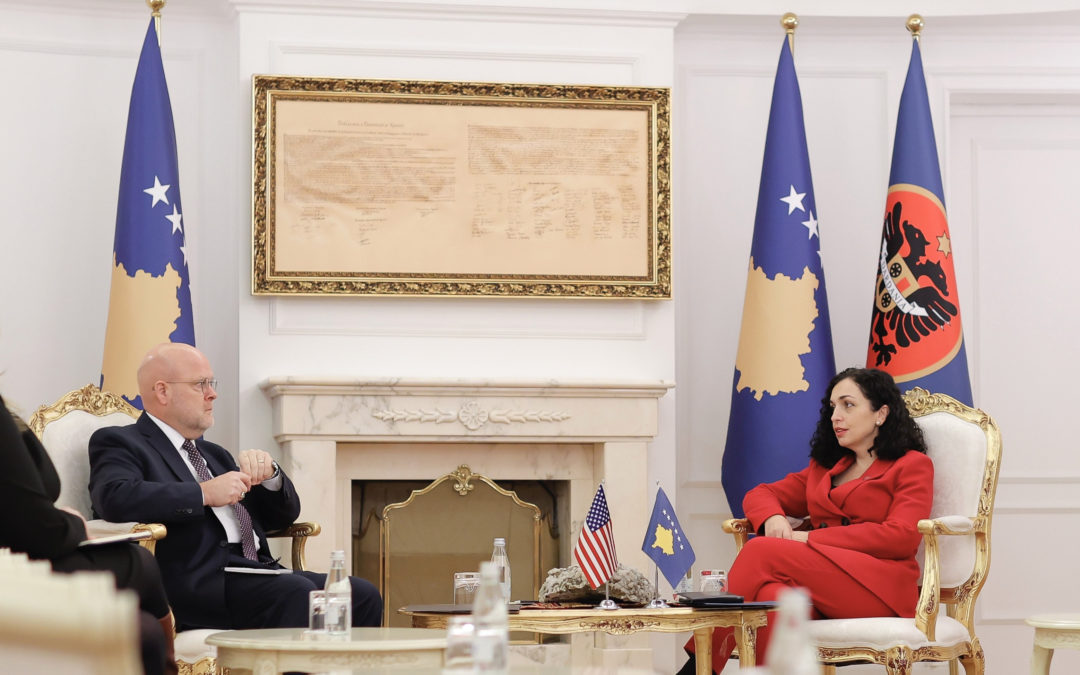 Presidentja Osmani takon ambasadorin Hovenier, bisedojnë për zhvillimet e fundit në veri të vendit