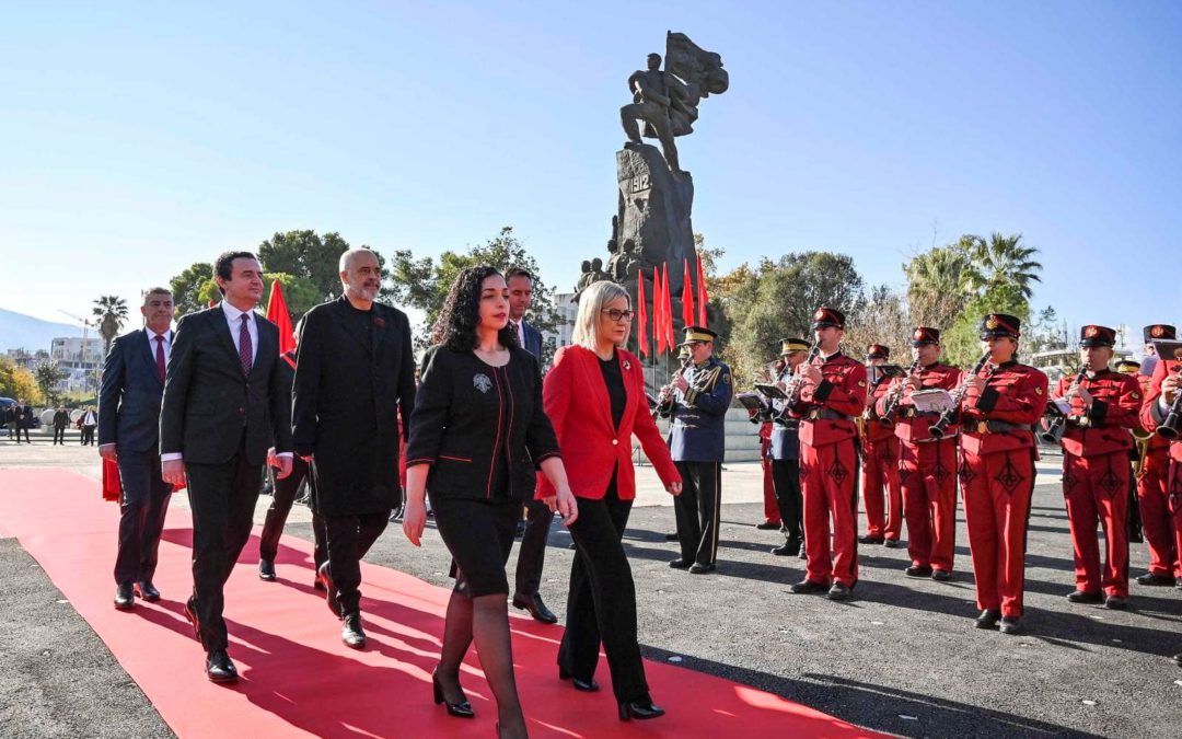 Presidentja Osmani: Dita e Flamurit dhe përvjetori i pavarësisë së Shqipërisë, të shenjta për të gjithë shqiptarët