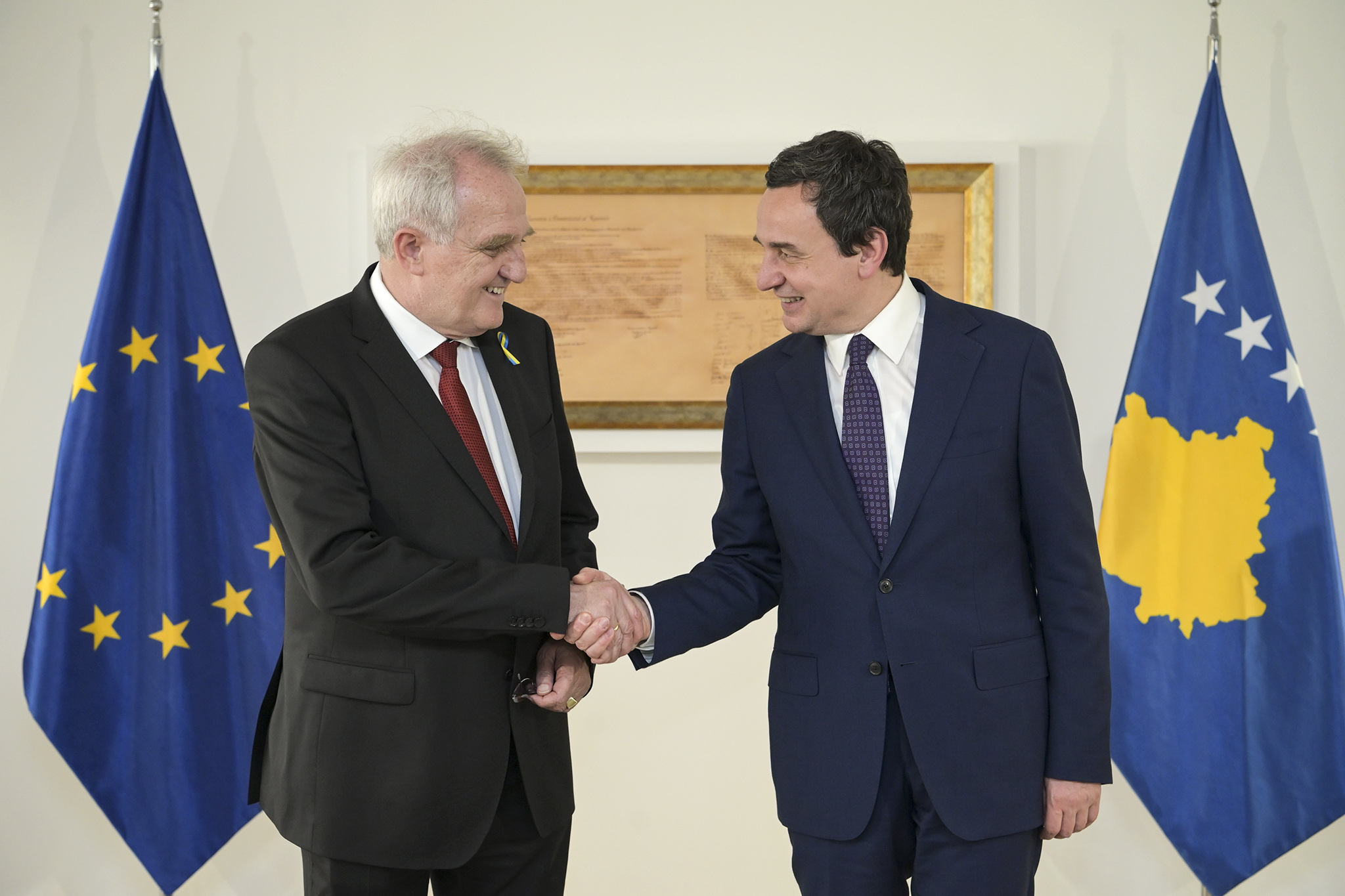 Kurti mirëpret zv/presidentin e PE, Wieland, bisedojnë për normalizimin e marrëdhënieve me Serbinë