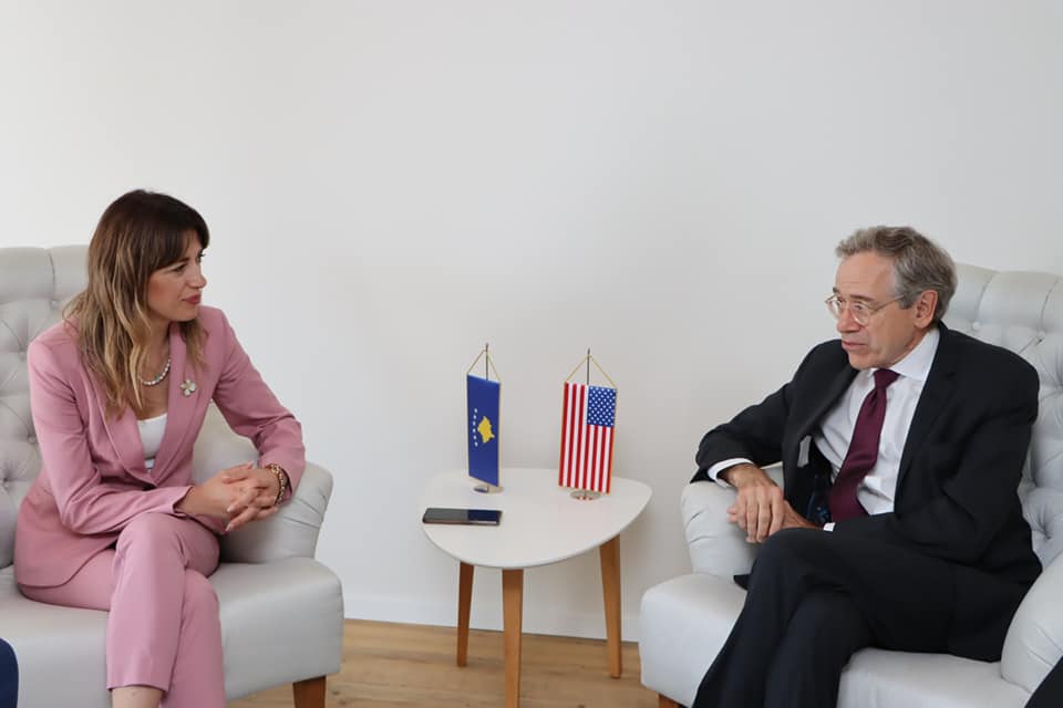 Haxhiu takon përfaqësuesin e Departamentit të Drejtësisë së ShBA, Swartz