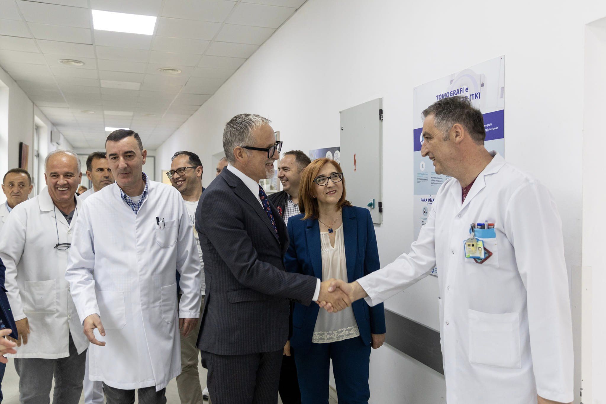 Vitia viziton Spitalin e Përgjithshëm të Prizrenit, së shpejti rezonanca magnetike dhe investime të shumta