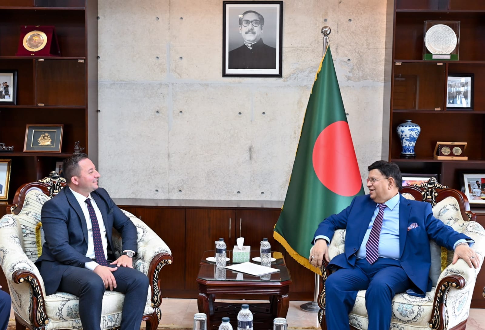 Mehaj kërkon nga Momen mbështetjen në procesin e njohjeve të reja nga vendet partnere të Bangladeshit