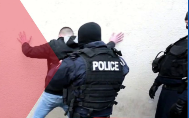 Arrestohen pesë persona për shtytje në kryerjen e veprës terroriste dhe posedim të paautorizuar të armëve