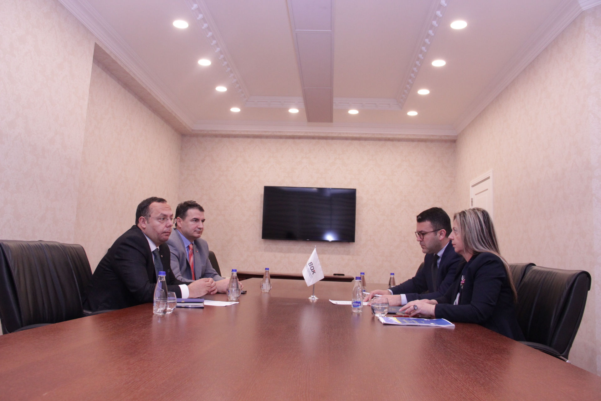 BQK dhe AKK takohen për çështje të konkurrencës në sektorin financiar