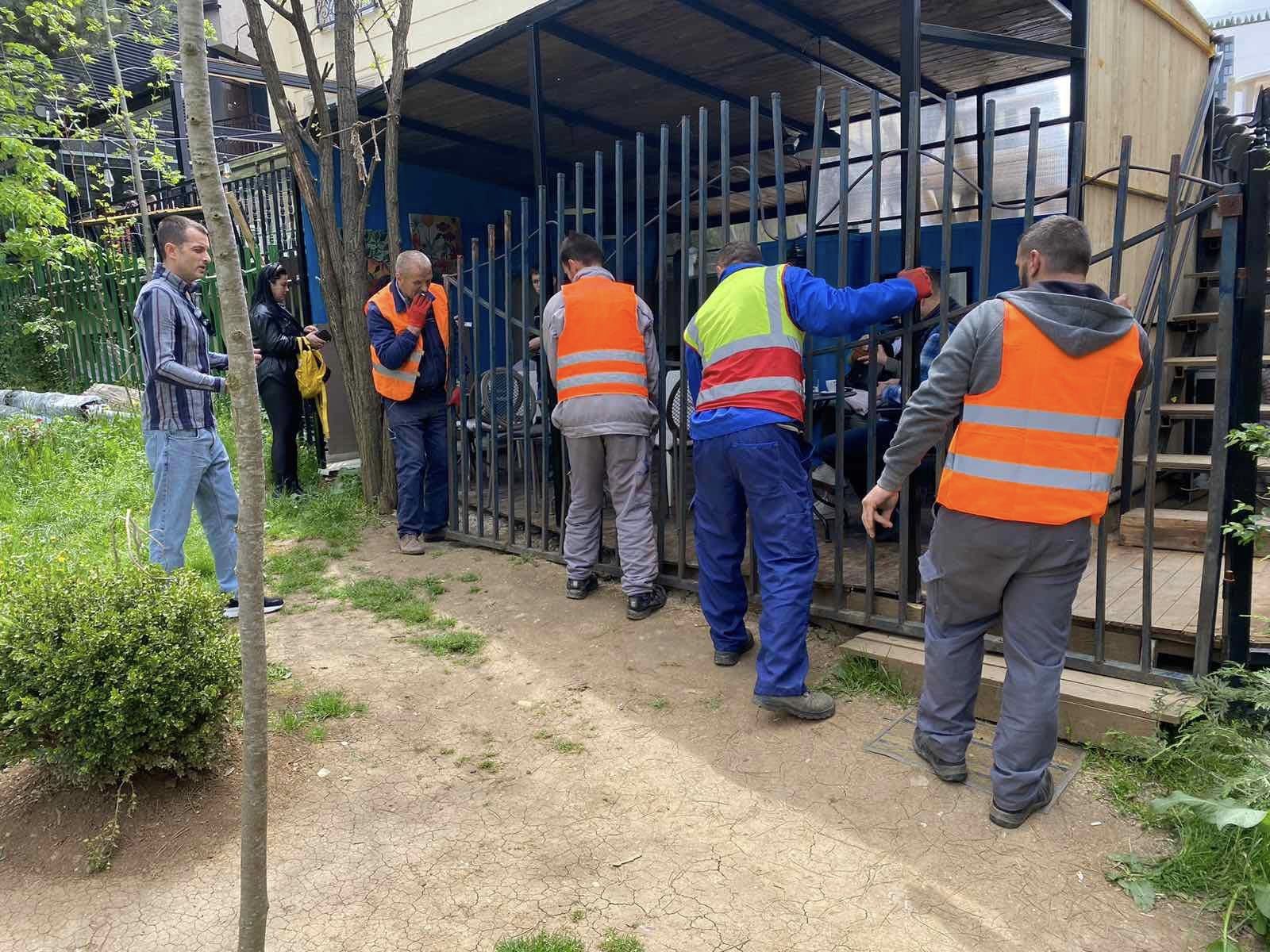 Drejtoria e Insekcionit -Komuna e Prishtinës bën lirimin e hapësirave publike në Parkun e Qytetit