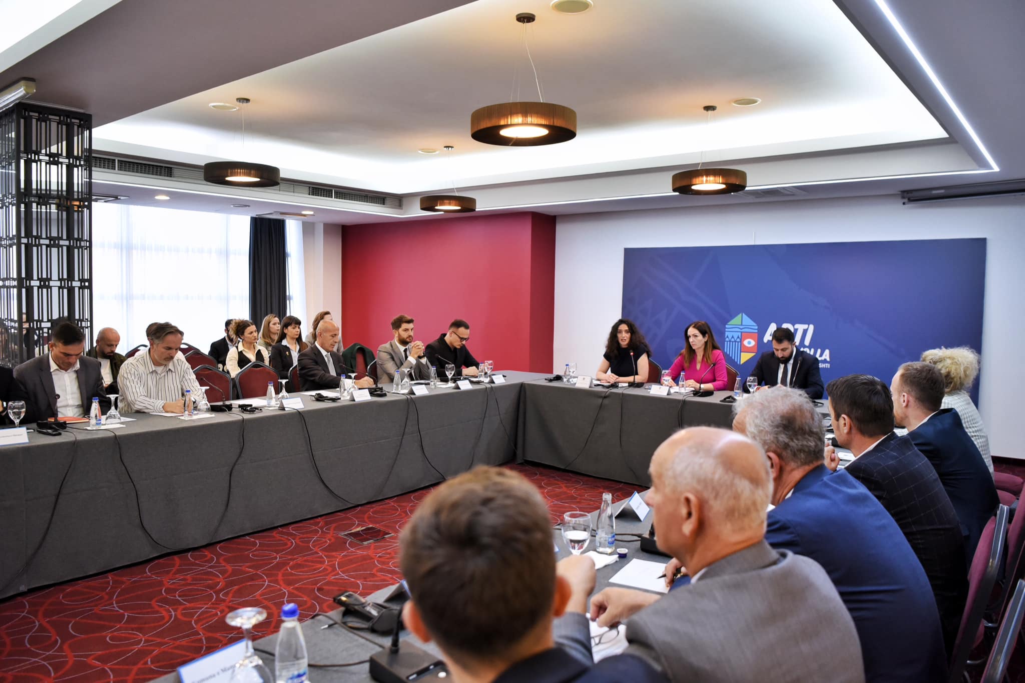 MAShTI: Lansohet programi ndërministror “Arti në shkolla”