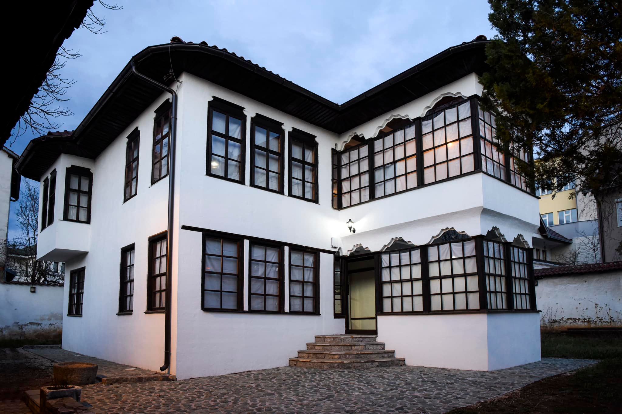 MKRS: Konkurse të hapura për kurimin e ekspozitave të përhershme në muze