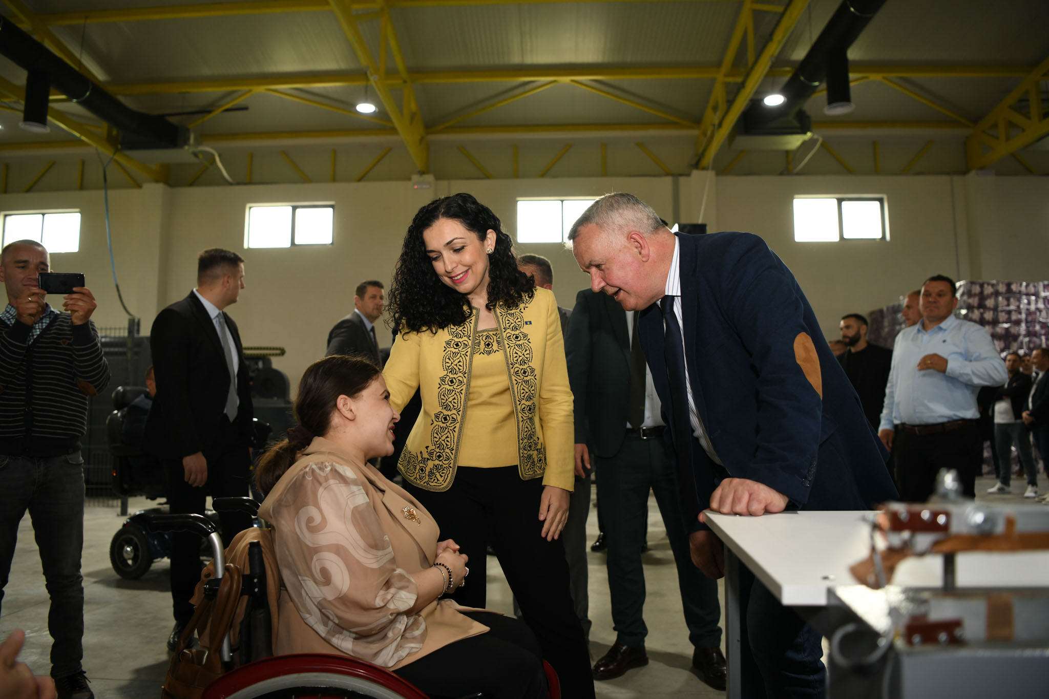 Presidentja Osmani merr pjesë në përurimin e Fabrikës “Fressia”, e cila punëson persona me nevoja të veçanta