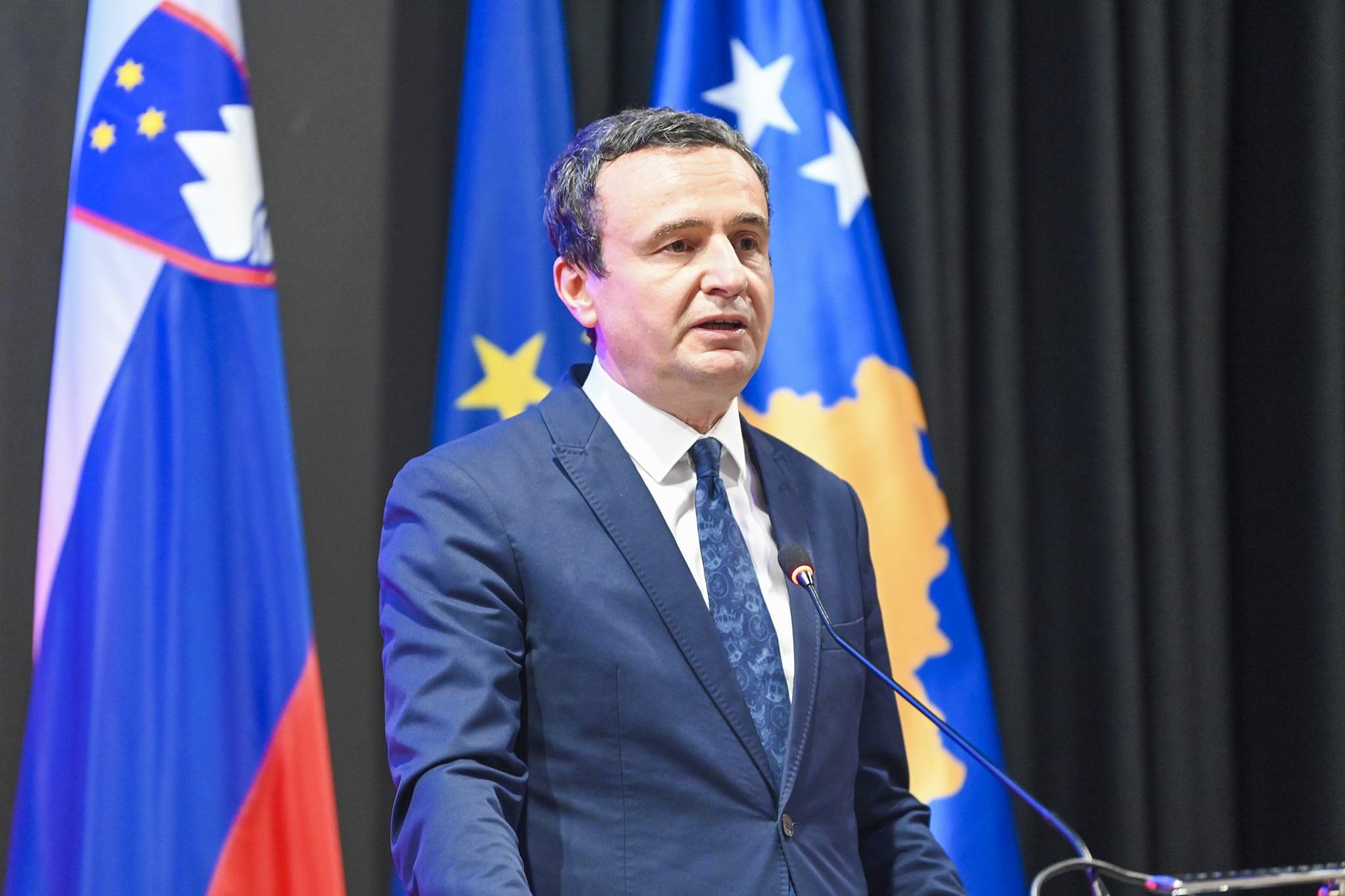 Kurti uron festën kombëtare të Sllovenisë, duke besuar në thellimin e marrëdhënieve ndërshtetërore dhe miqësore