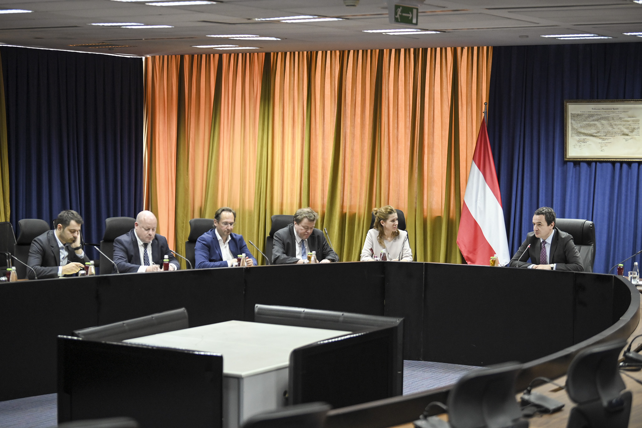Kryeministri Kurti takon deputetë të Parlamentit austriak, anëtarë të Grupit Parlamentar të Miqësisë me Kosovën