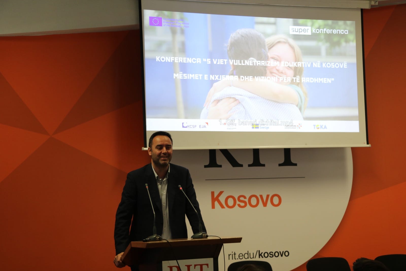 Kryetari i Kuvendit të Kosovës mbështet vullnetarizmin dhe vullnetarët