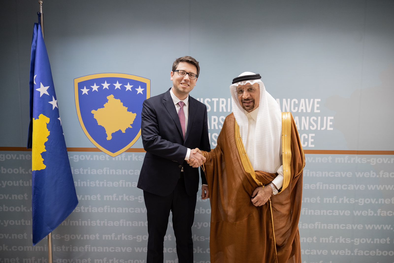 Murati pret në takim ministrin e Investimeve të Mbretërisë së Arabisë Saudit, Al-Falih, premton mbështetje për Kosovën