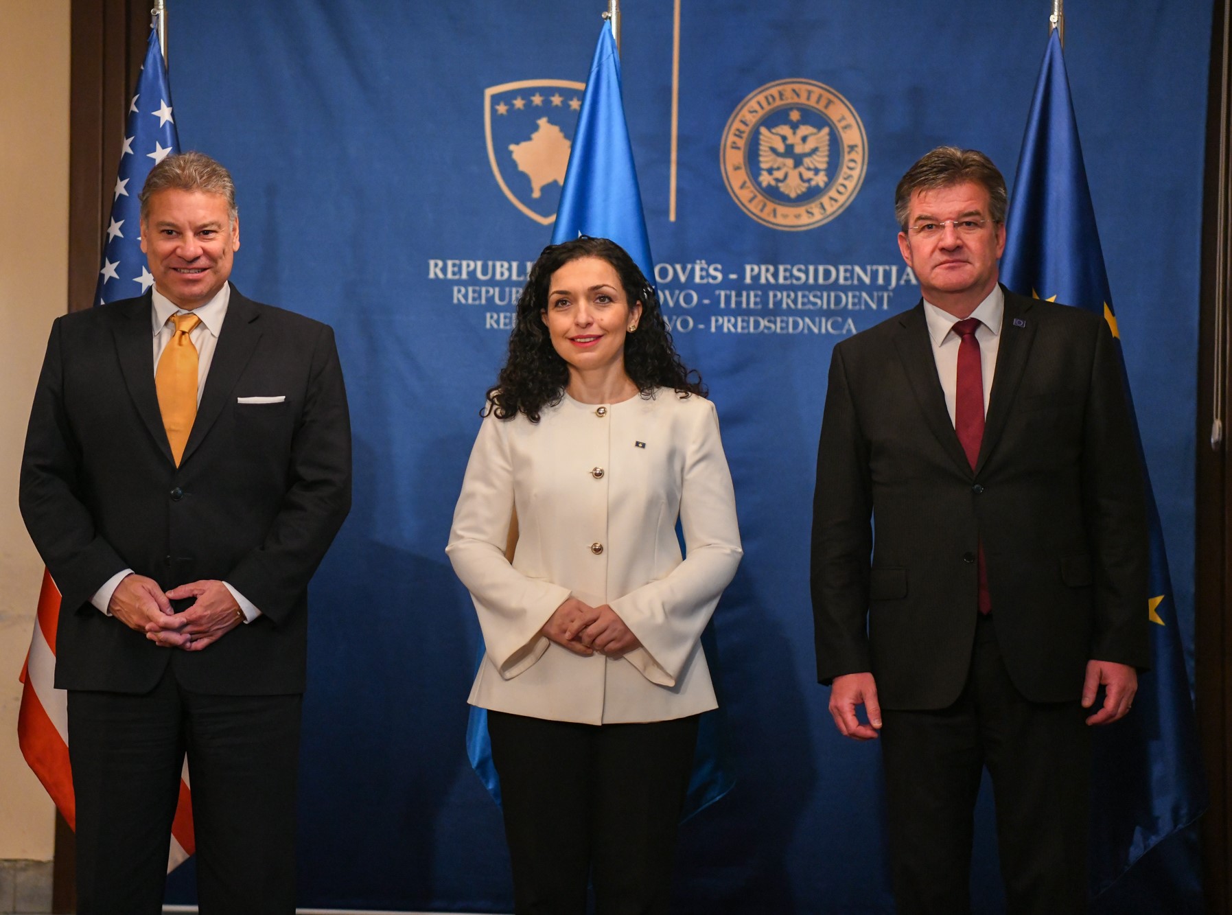 Osmani takon Escobar dhe Lajčák shpreh përkushtim të punohet me partnerët ndërkombëtarë që në veri të sundojë rendi e ligji dhe të ruhet sovraniteti i Kosovës