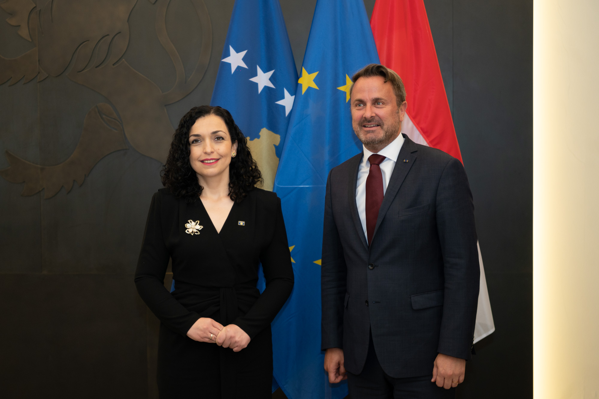 Presidentja Osmani me kryeministrin Bettel, diskutojnë për situatën aktuale politike dhe të sigurisë në Kosovë