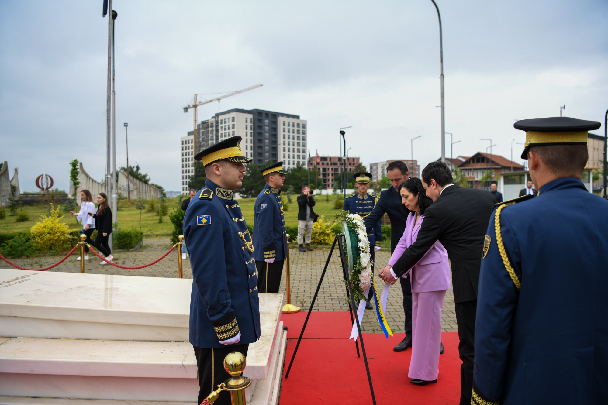 Presidentja Osmani: Jemi mirënjohës përherë për të gjithë ata që vendosën themelet e shtetit tonë