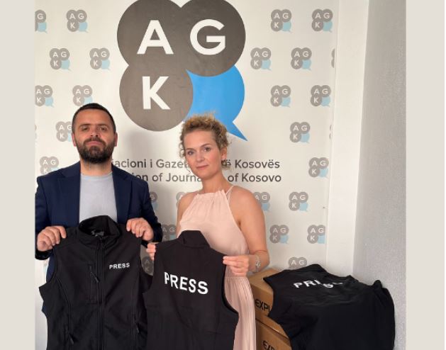 AGK: Free Pres Unlimited dhuron mjete mbrojtëse për gazetarët që raportojnë nga terrenet me rrezikshmëri
