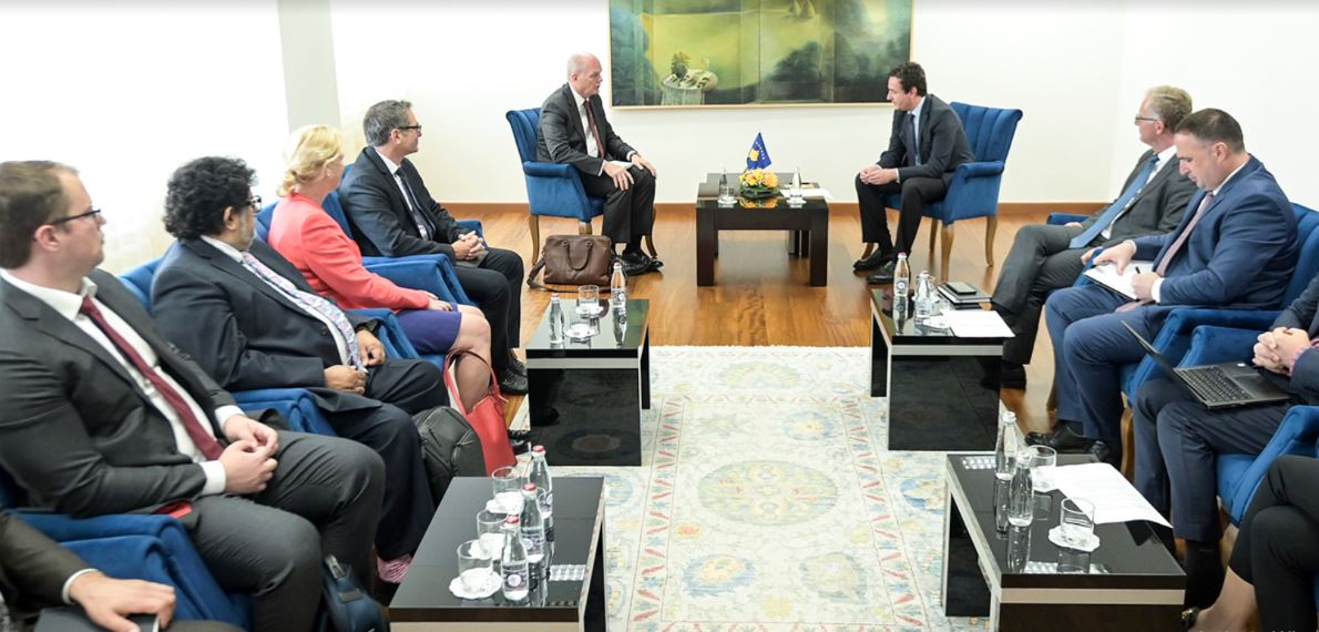 Kryeministri Kurti pret në takim përfaqësues të FMN-së, diskutojnë për projektet e përbashkëta