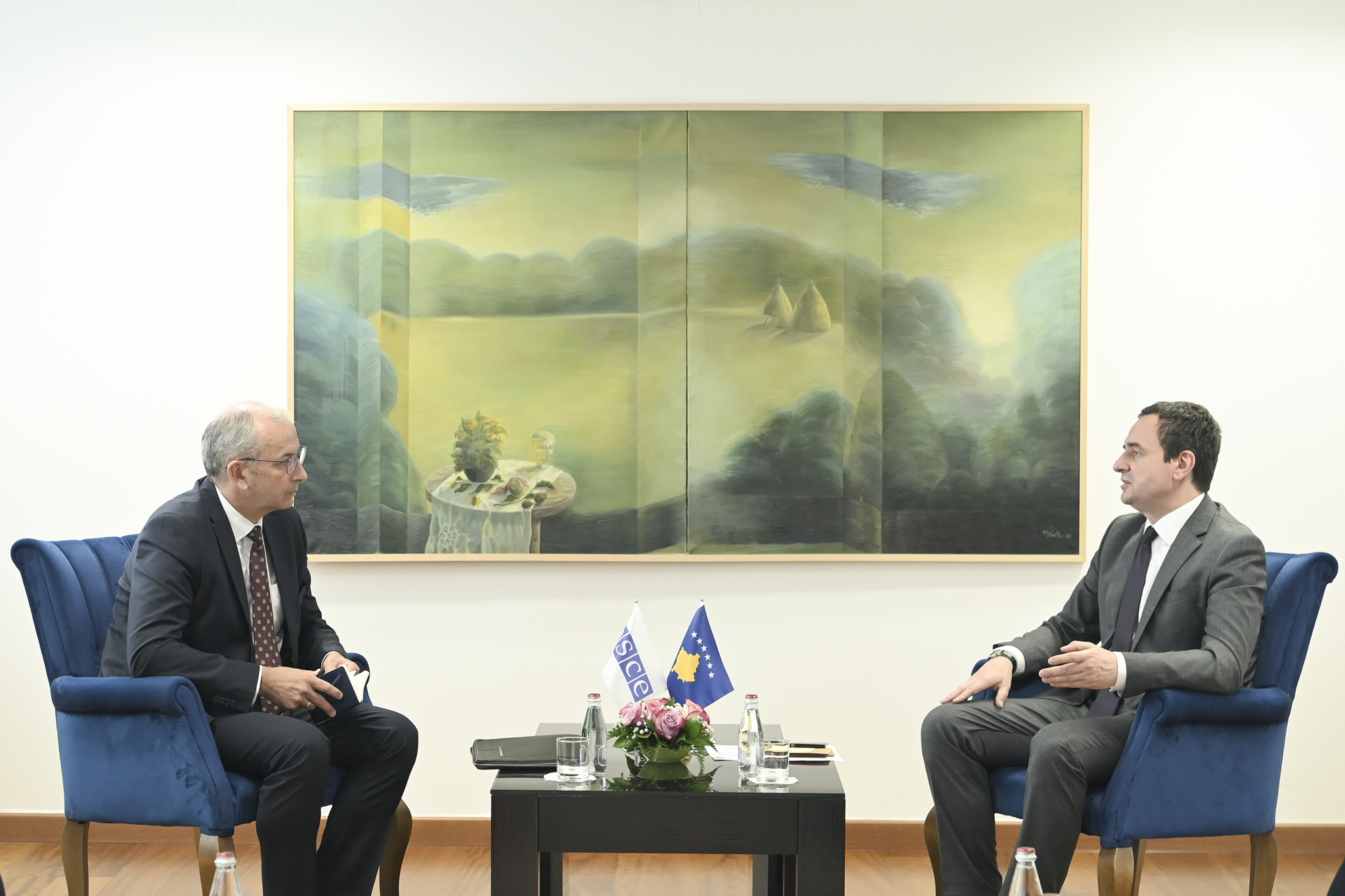 Kurti e njofton Davenport për emërimin e nënkryetarëve nga komuniteti serb në komunat në veri