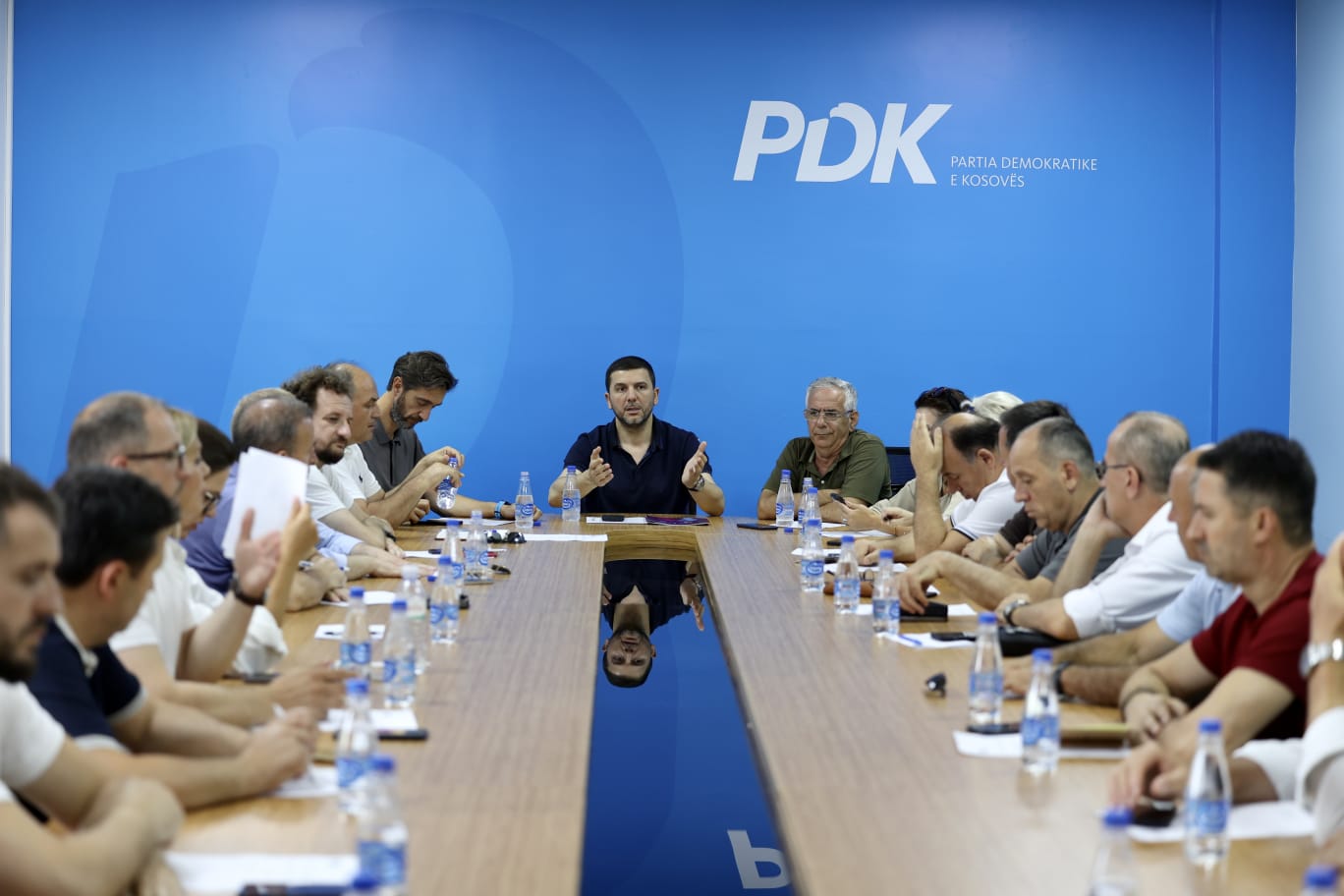 Krasniqi: Qeveria s’ka më kredibilitet, vendi ka nevojë për zgjedhje të parakohshme