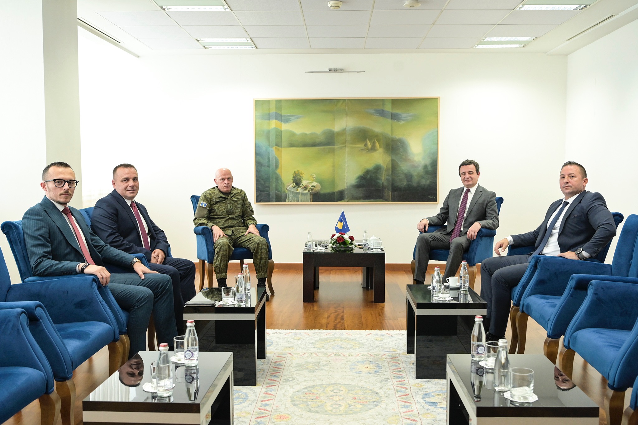 Kurti me kërkesë të ministrit Mehaj pranon dorëheqjen e tij, emëron Maqedoncin ministër të Mbrojtjes