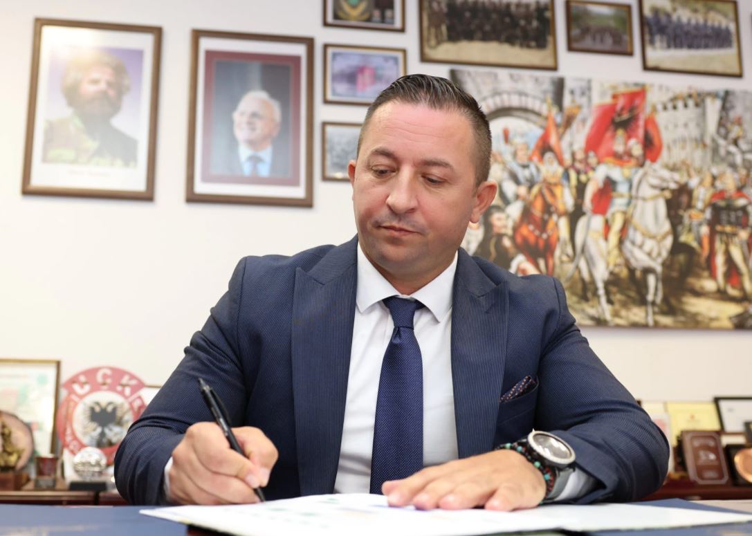 Armend Mehaj jep dorëheqje, emërohet Ejup Maqedonci, ministër i Mbrojtjes