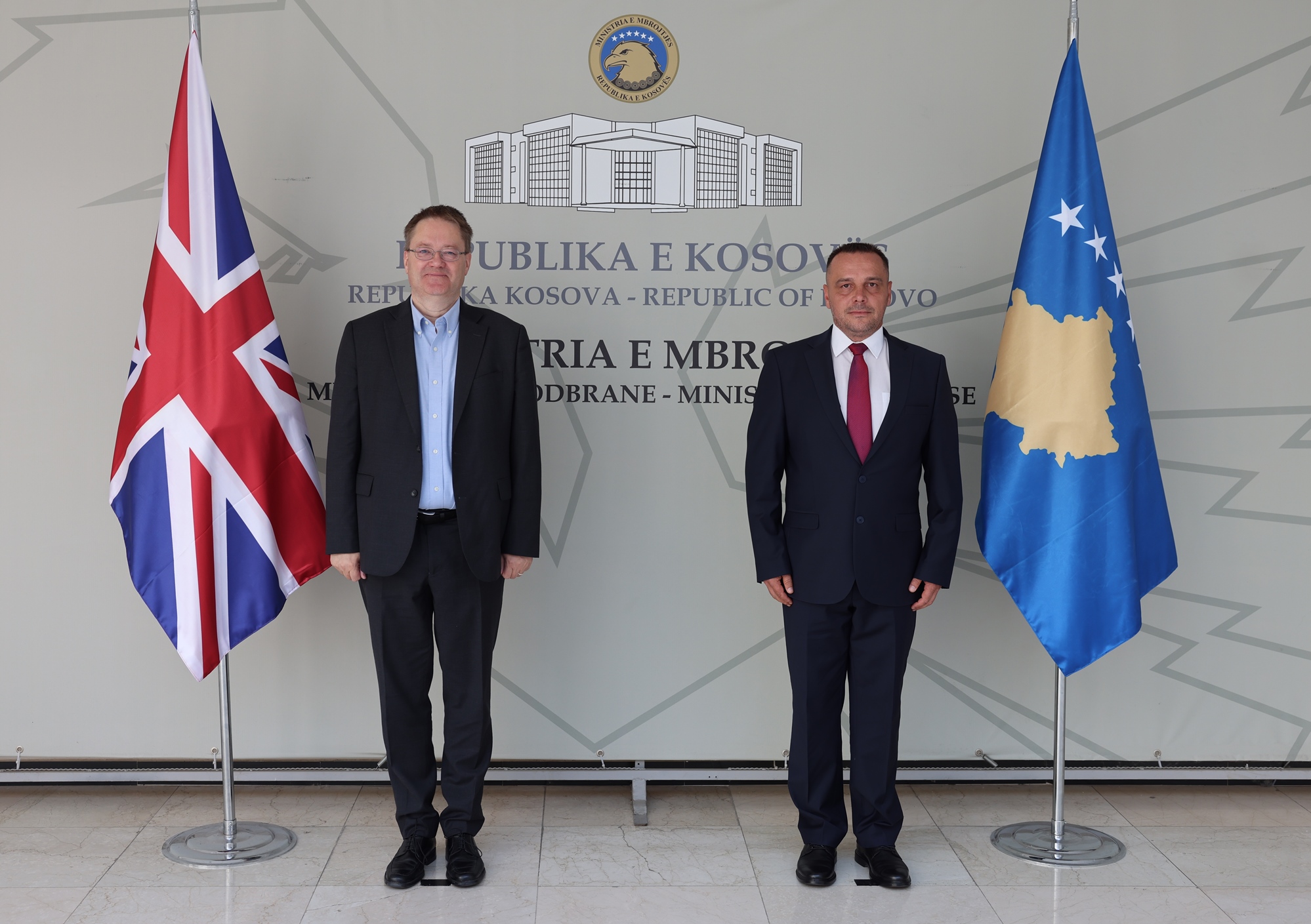 Maqedonci pret në takim ambasadorin e Mbretërisë së Bashkuar në Kosovë, Abbott