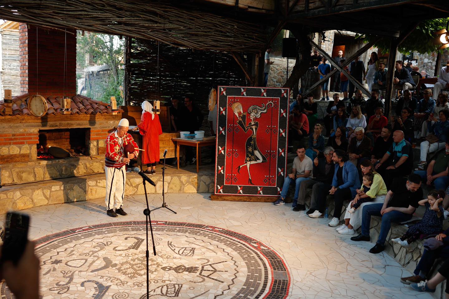 Rama: Festivali Etnofest bashkon zërat, ngjyrat dhe traditat e kombit tonë