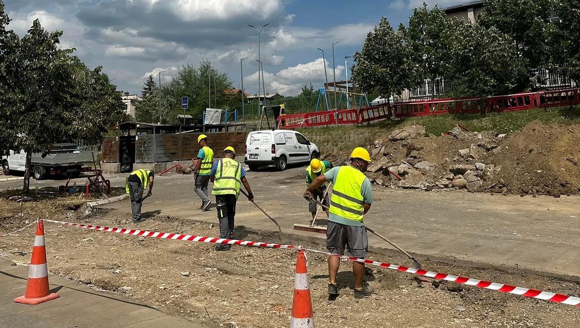 Komuna e Prishtinës: Fillojnë punimet në rregullimin e parkingut dhe hapësirës publike në lagjen Bregu i Diellit