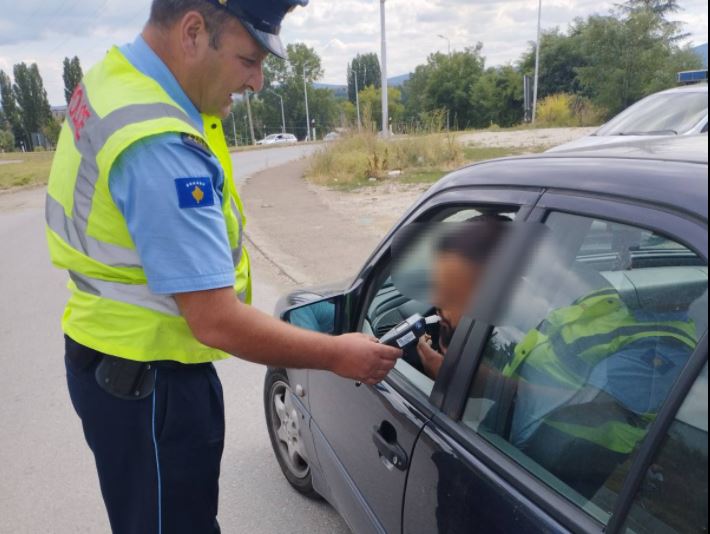 Policia: Plani ROADPOL, rezulton me kontroll të shoferëve nën ndikim të alkoolit dhe shqiptim të gjobave