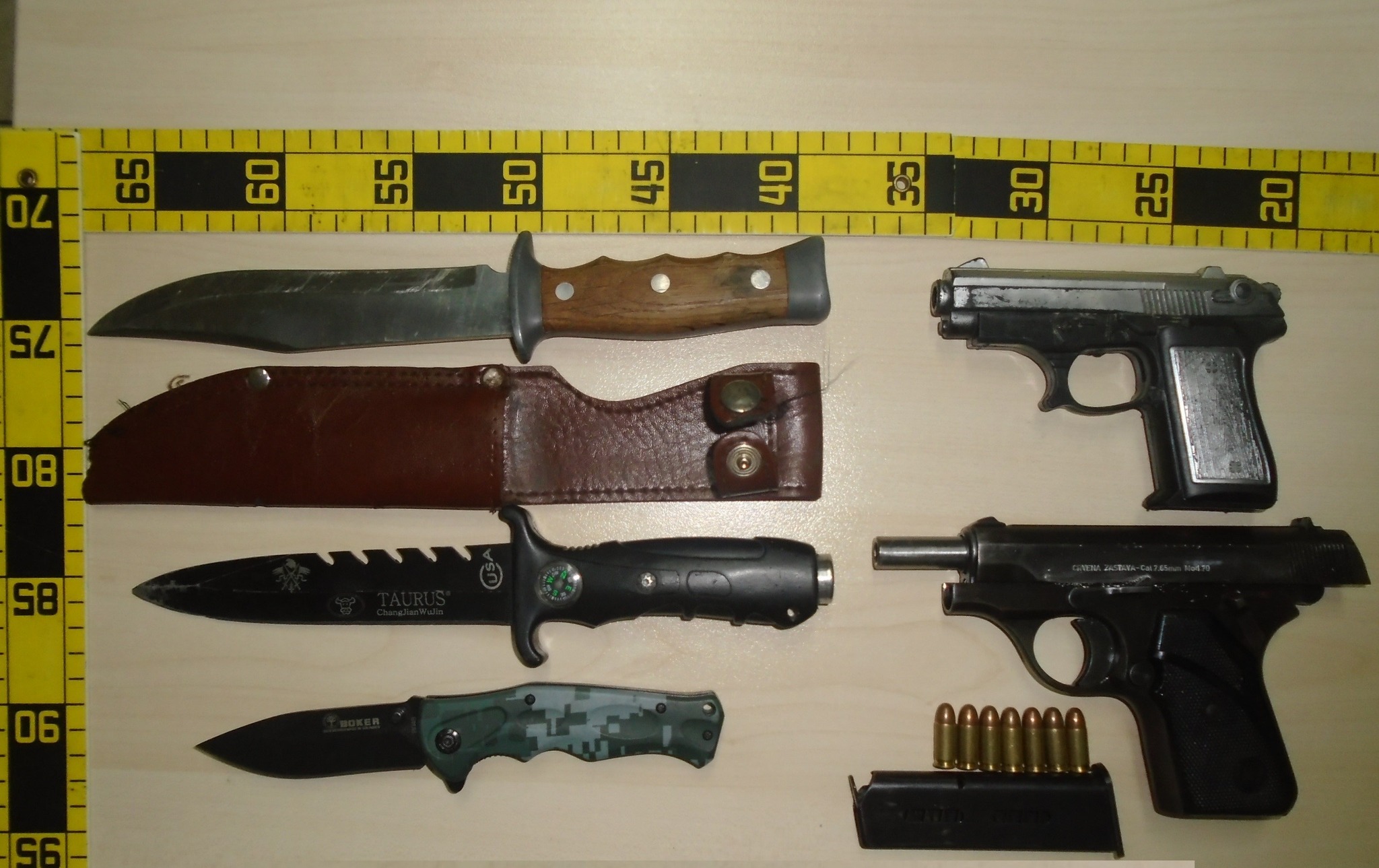 Policia gjatё 24-orёve sekuestron armё dhe municion nё Pejё