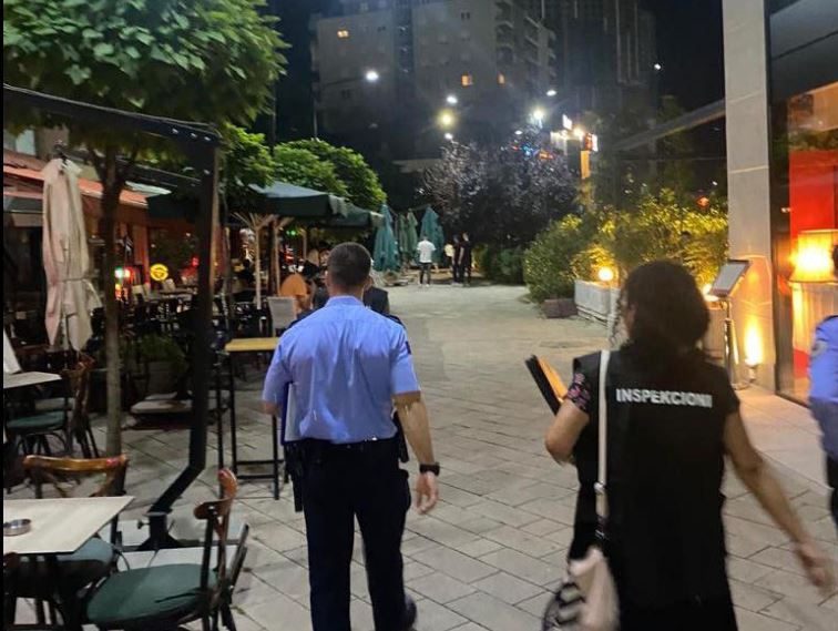 Inspektorët e Kryeqytetit vazhdojnë aksionin për kontrollimin e respektimit të orarit të punës dhe ndotjes akustike