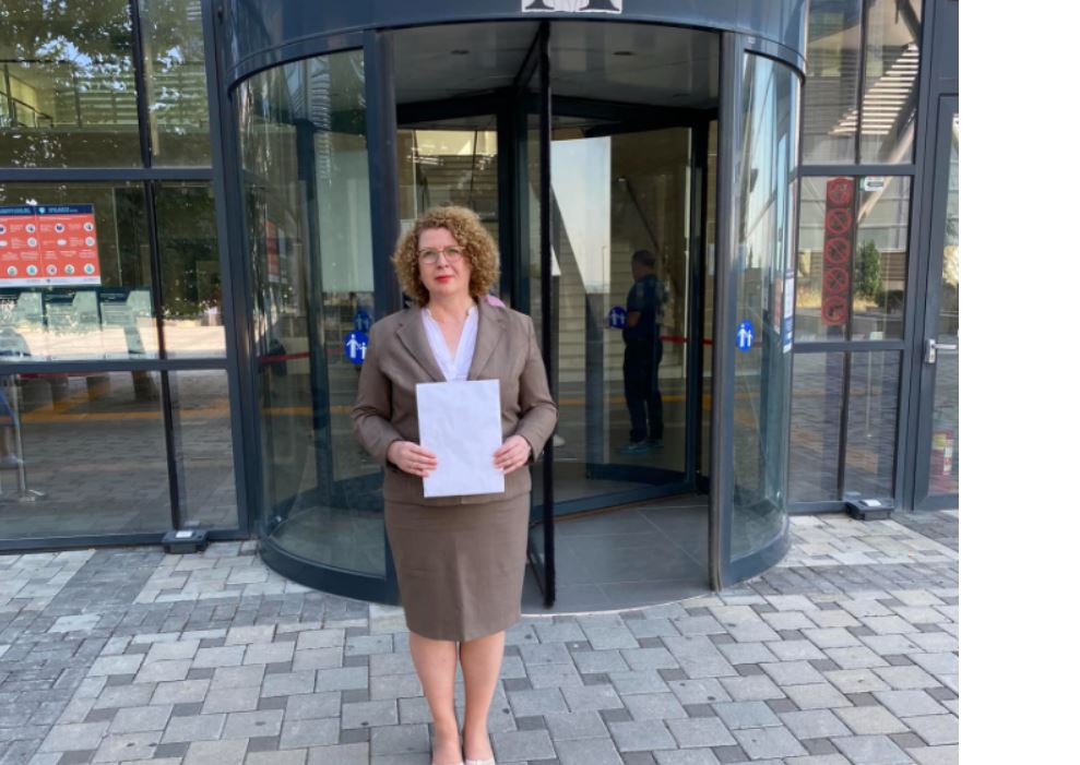 Hajdari dorëzon padi në Gjykatën Themelore, kundër Gazetës Nacionale, gazetarit Buzhala dhe zyrtarit të MINT