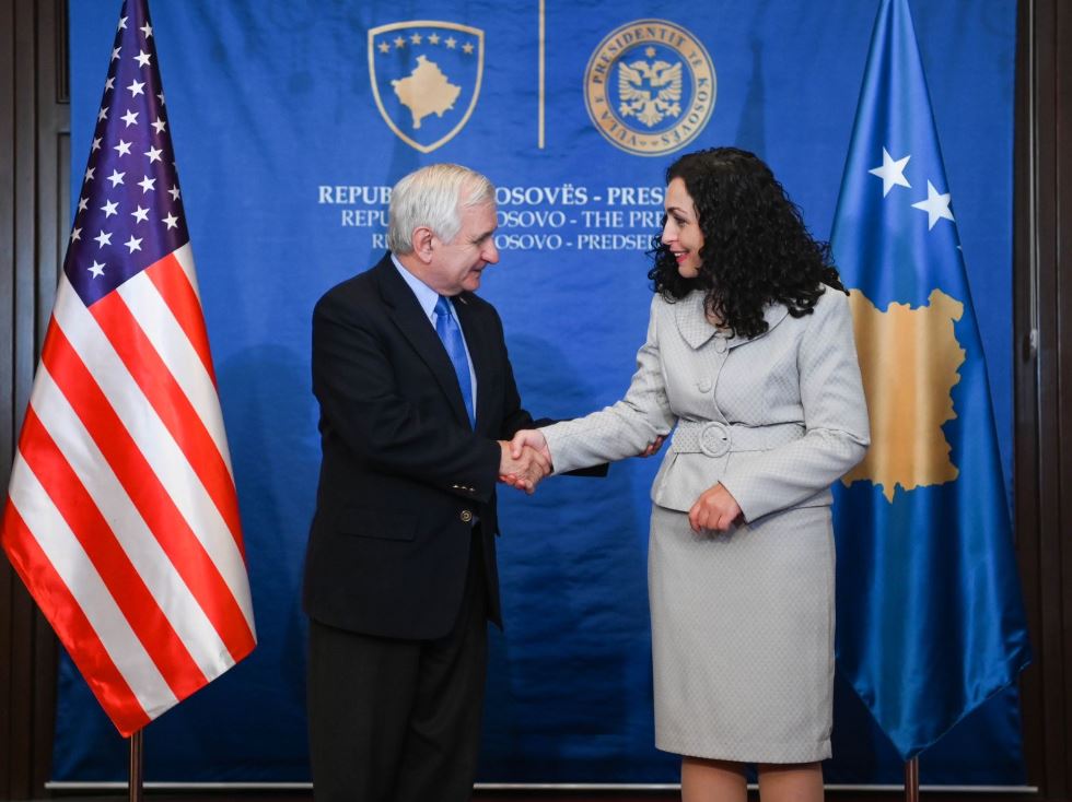 Presidentja Osmani pret në takim senatorin Reed: ShBA-të nuk kanë aleate dhe mike më të madhe në rajon se sa Kosovën